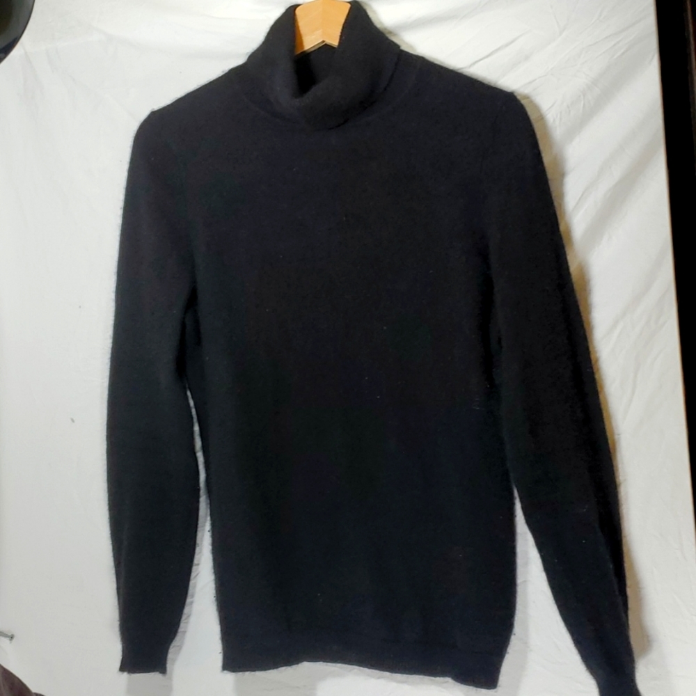 Cashmere Charter Club Luxury Ladys  Medium  Sweater Black